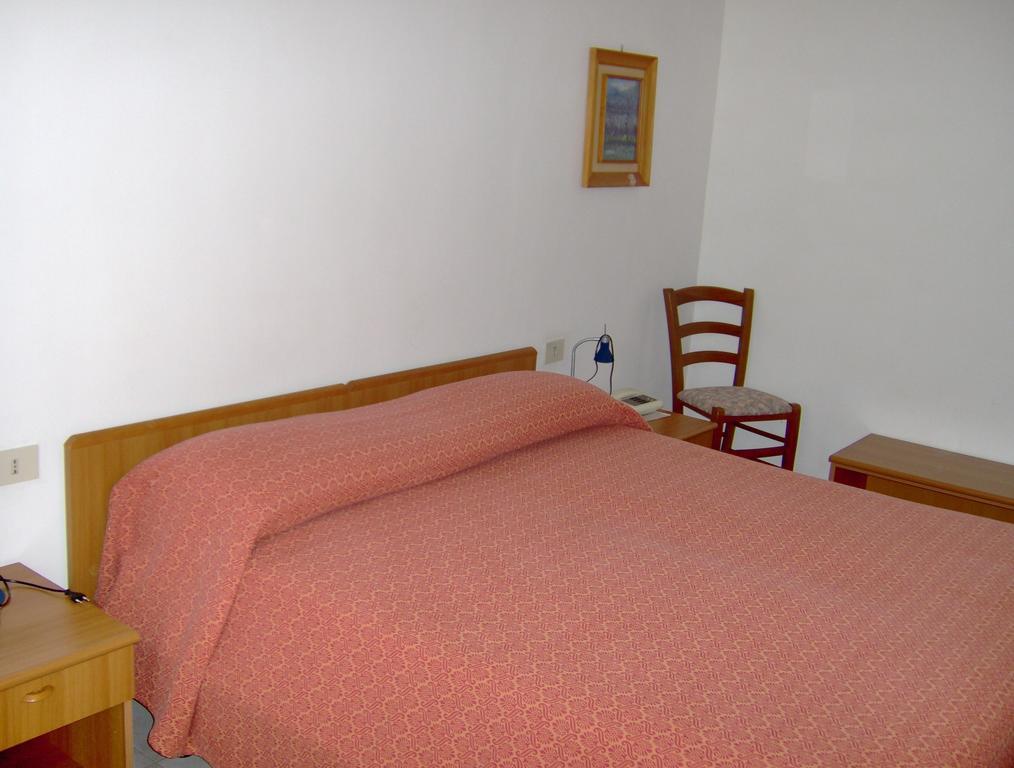 Hotel Svizzero Sangineto Bilik gambar